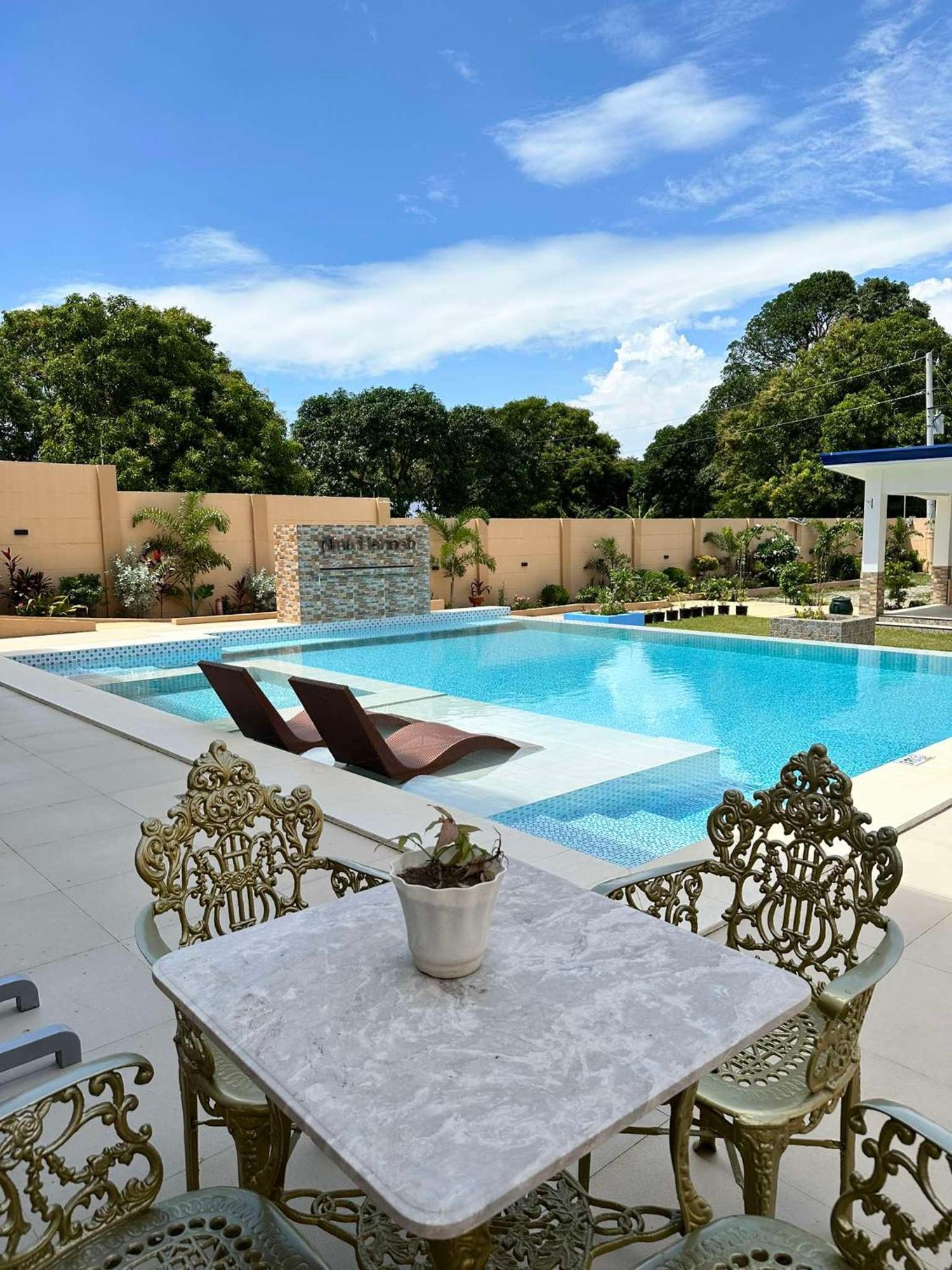 Aina Hannah Family Resort'S Greek Unit Calatagan Bagian luar foto